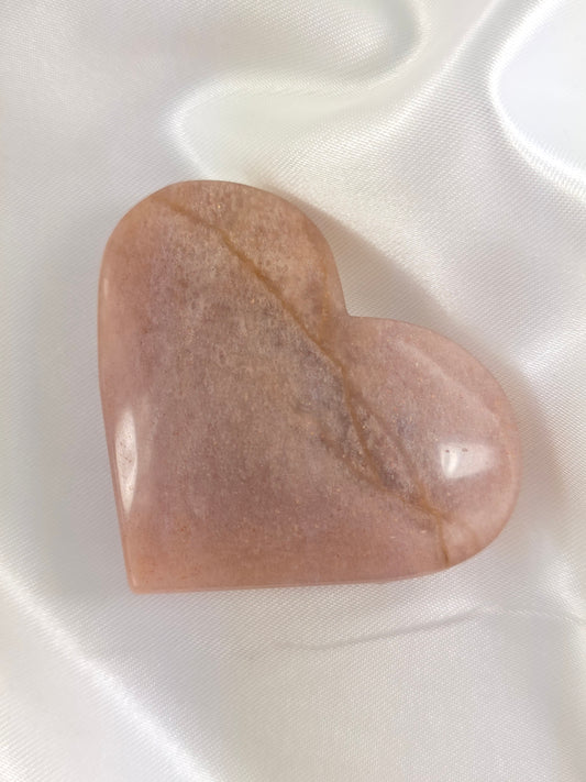 Peach Moonstone Heart #Q5 – Emotional Balance and Inner Strength