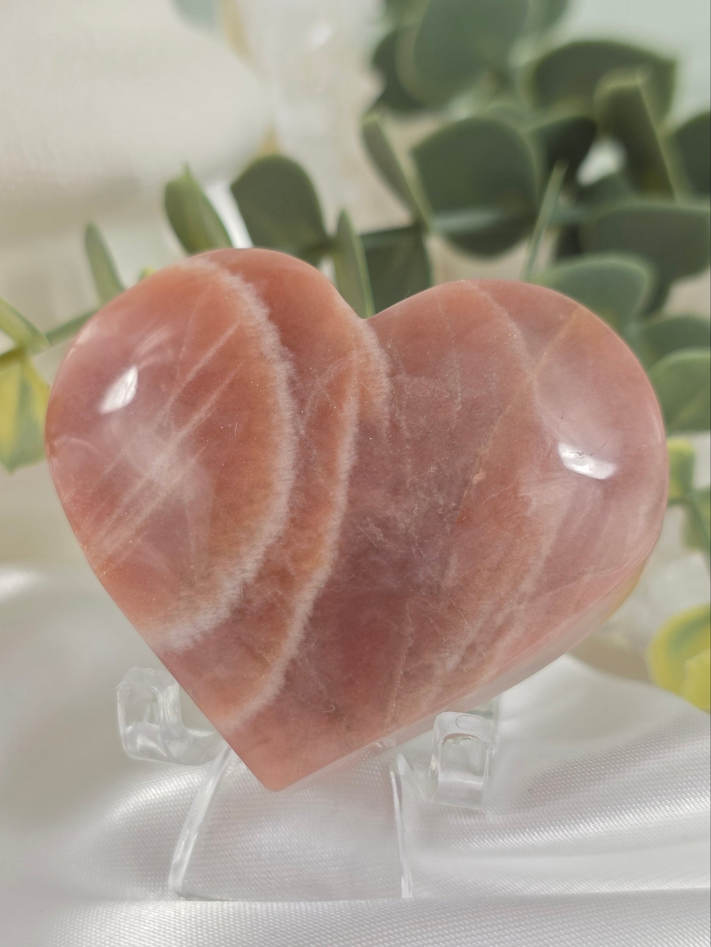 Peach Moonstone Heart #Q7 – Emotional Balance and Inner Strength