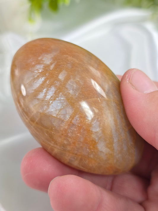 Peach Moonstone Palm Stone #R2 – Comfort, Feminine Energy and Emotional Healing