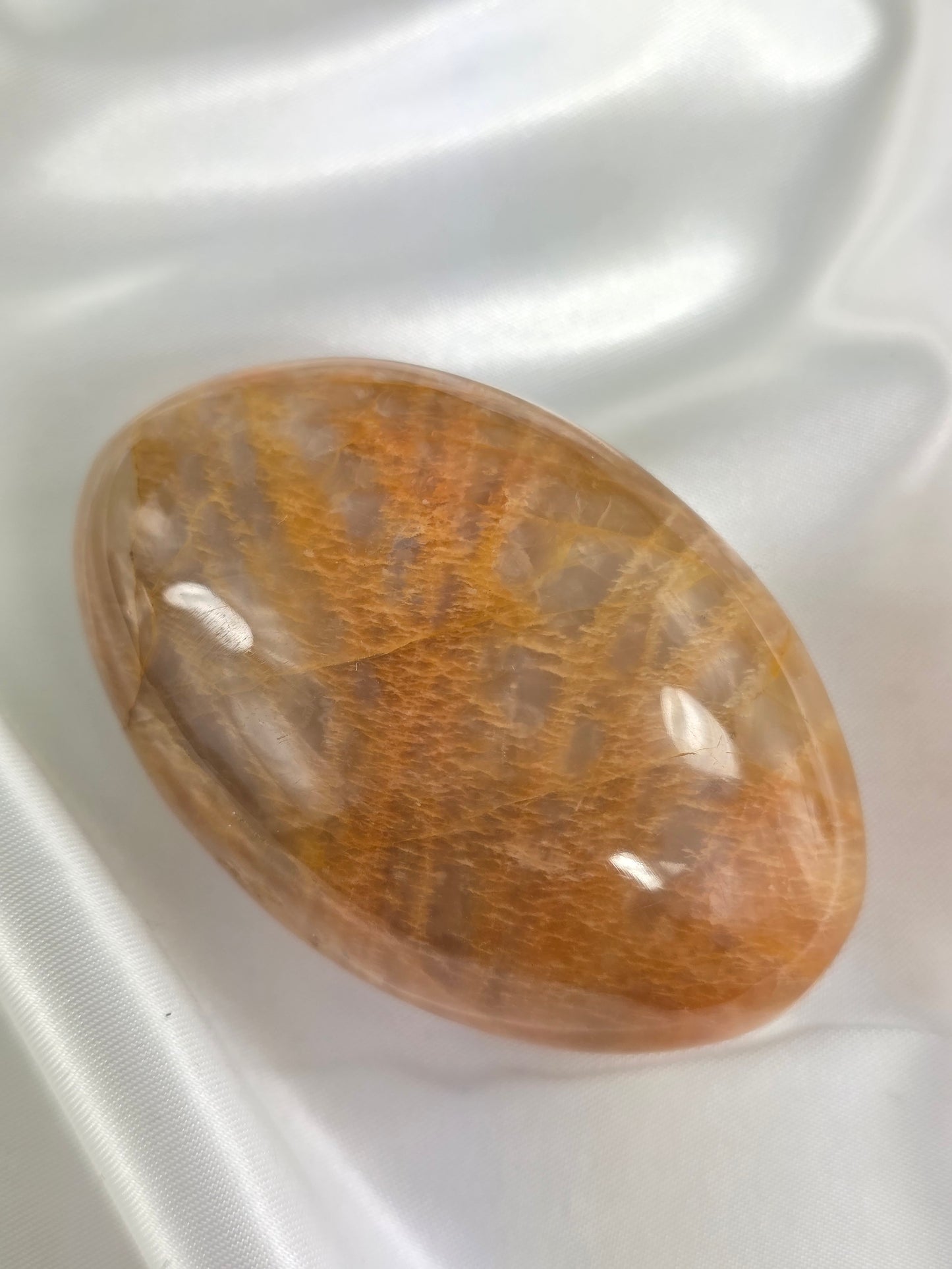 Peach Moonstone Palm Stone #R2 – Comfort, Feminine Energy and Emotional Healing