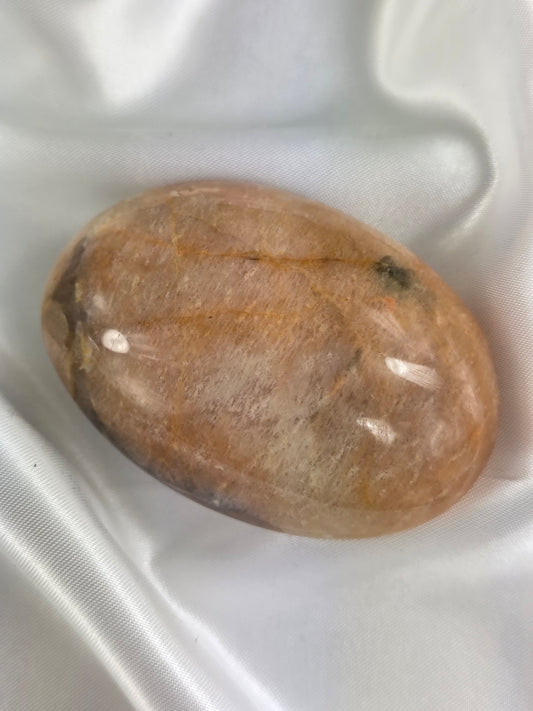 Peach Moonstone Palm Stone #R6 – Comfort, Feminine Energy and Emotional Healing