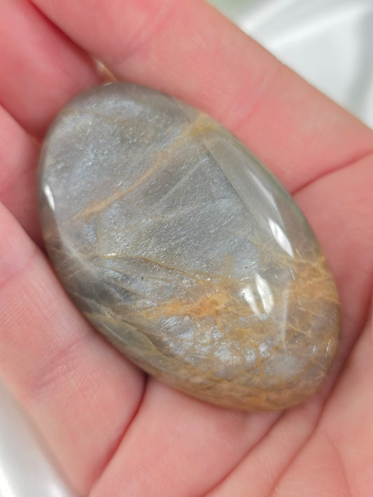 Peach Moonstone Palm Stone #Q10 – Comfort, Feminine Energy and Emotional Healing