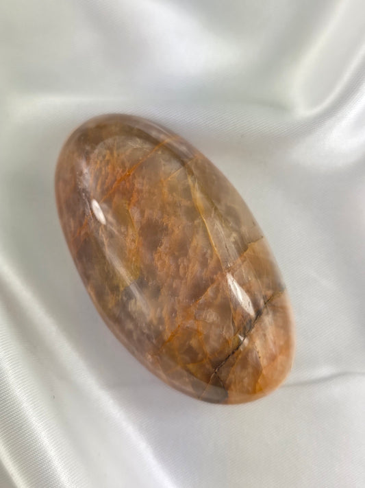 Peach Moonstone Palm Stone #R1 – Comfort, Feminine Energy and Emotional Healing