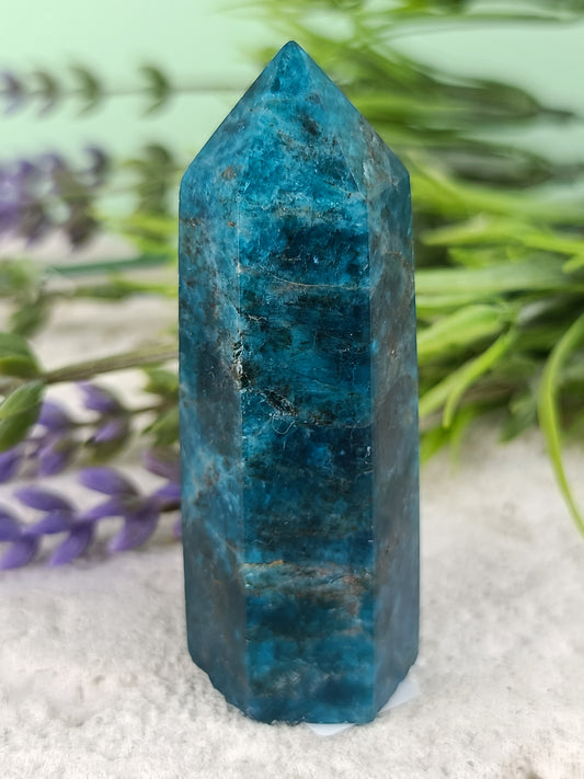Blue Apatite Point #75 – Clarity, Motivation and Inspired Expression
