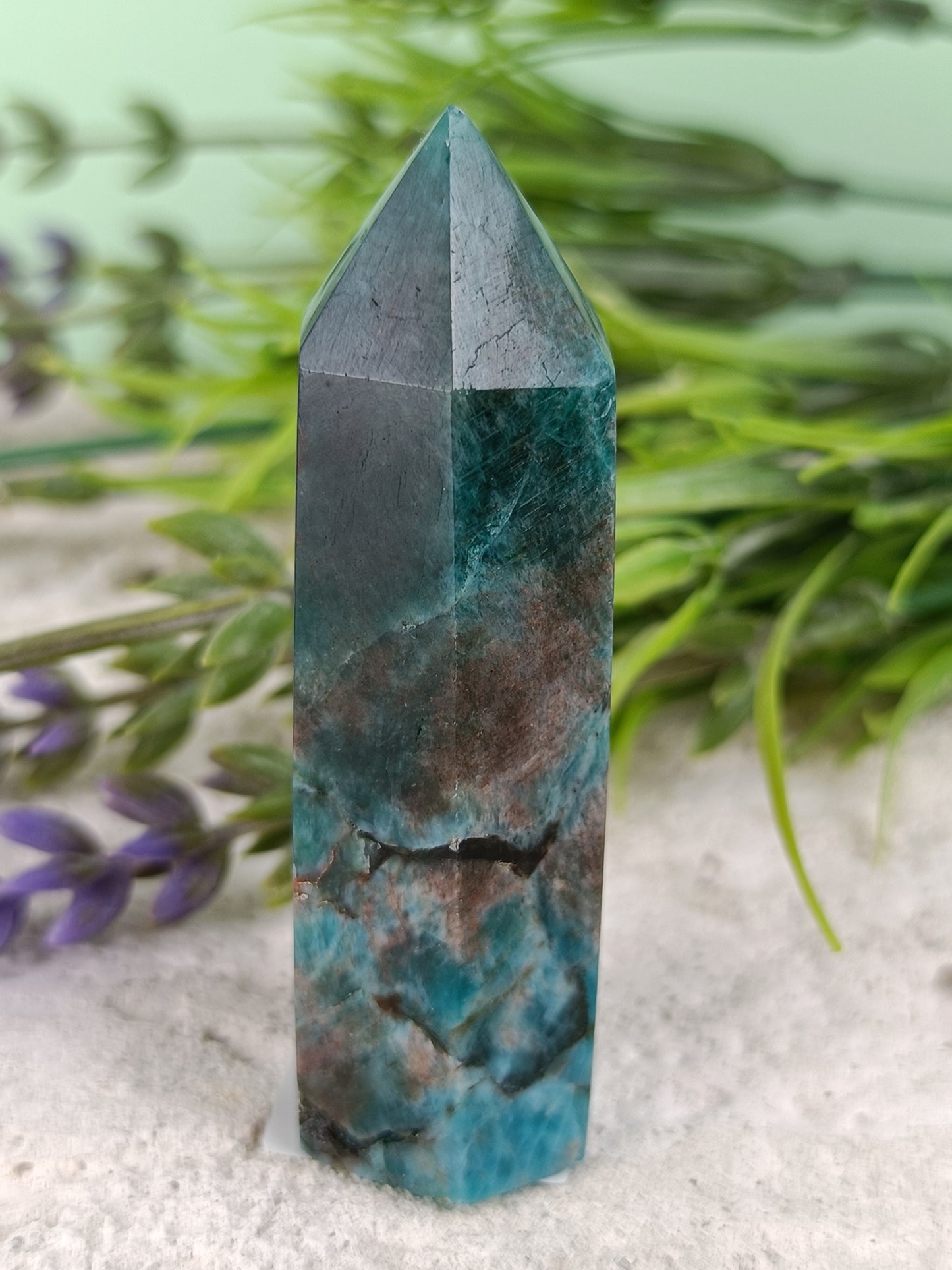 Blue Apatite Point #77 – Clarity, Motivation and Inspired Expression