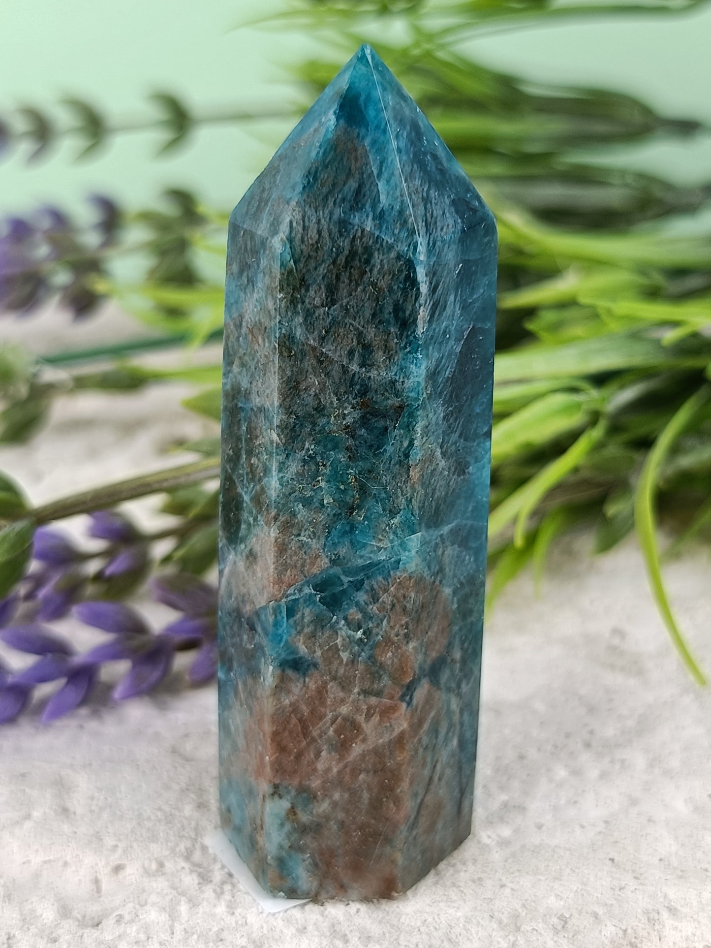 Blue Apatite Point #72 – Clarity, Motivation and Inspired Expression