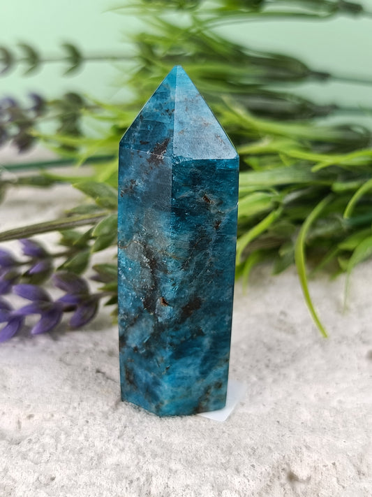 Blue Apatite Point #80 – Clarity, Motivation and Inspired Expression