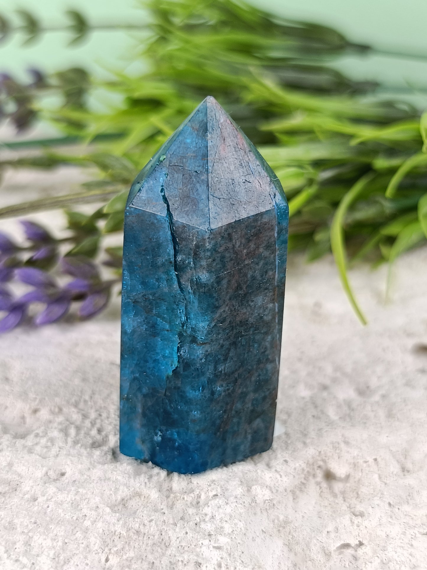 Blue Apatite Point #83 – Clarity, Motivation and Inspired Expression