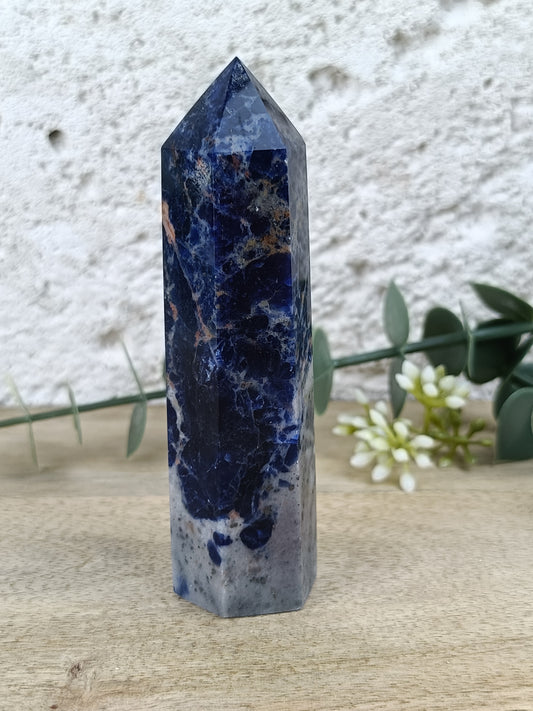 Sodalite Point #127 – Truth, Mental Clarity and Inner Peace