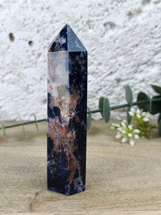 Sodalite Point #131 – Truth, Mental Clarity and Inner Peace