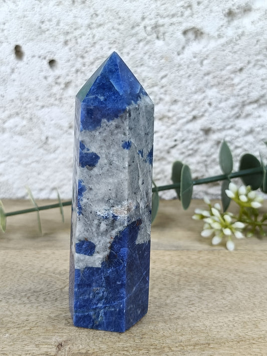 Sodalite Point #129 – Truth, Mental Clarity and Inner Peace