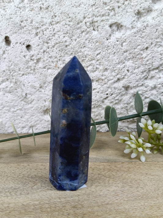 Sodalite Point #133 – Truth, Mental Clarity and Inner Peace