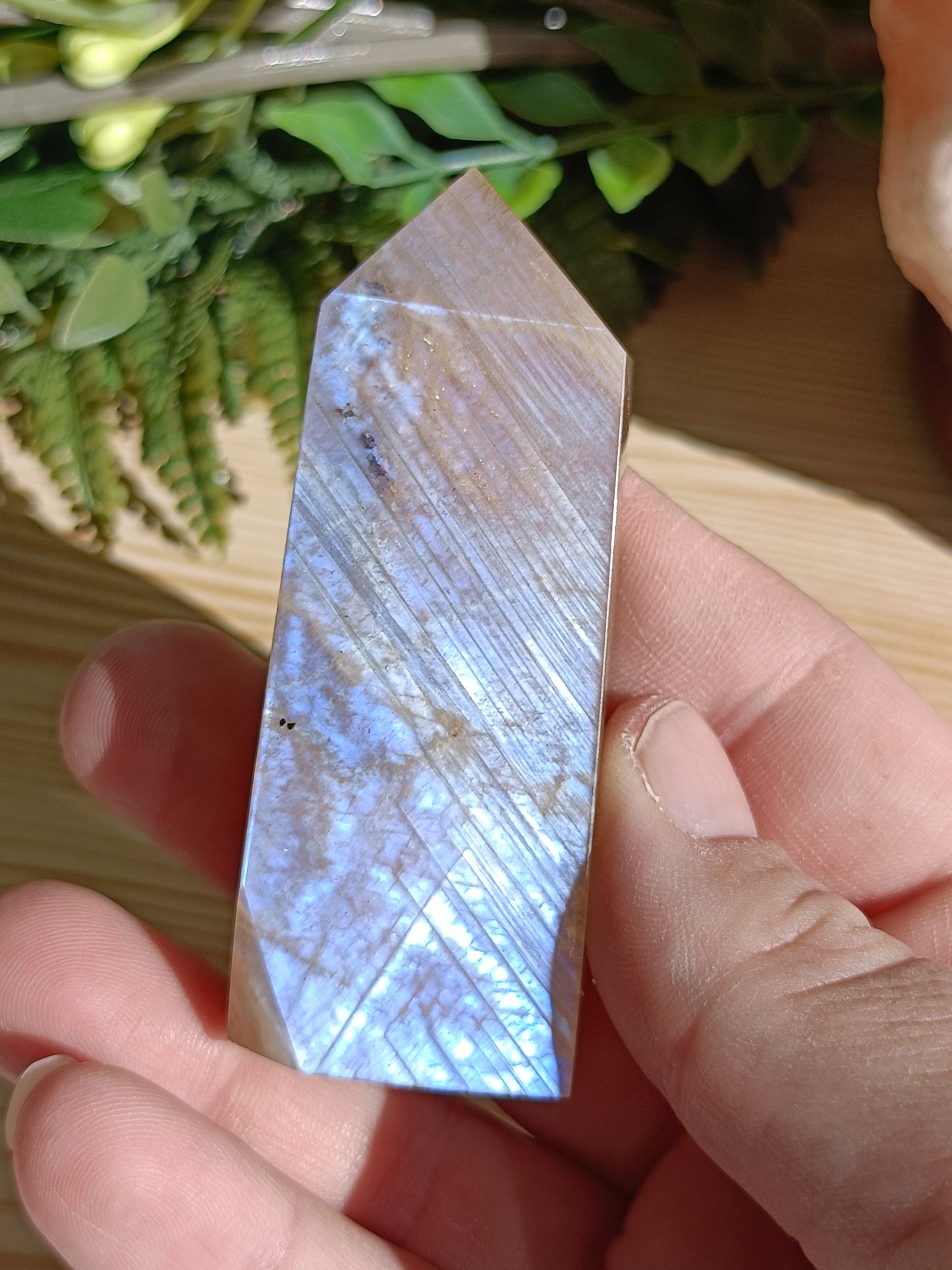 Moonstone Point #L2 – Intuition, Divine Feminine Energy and Emotional Balance