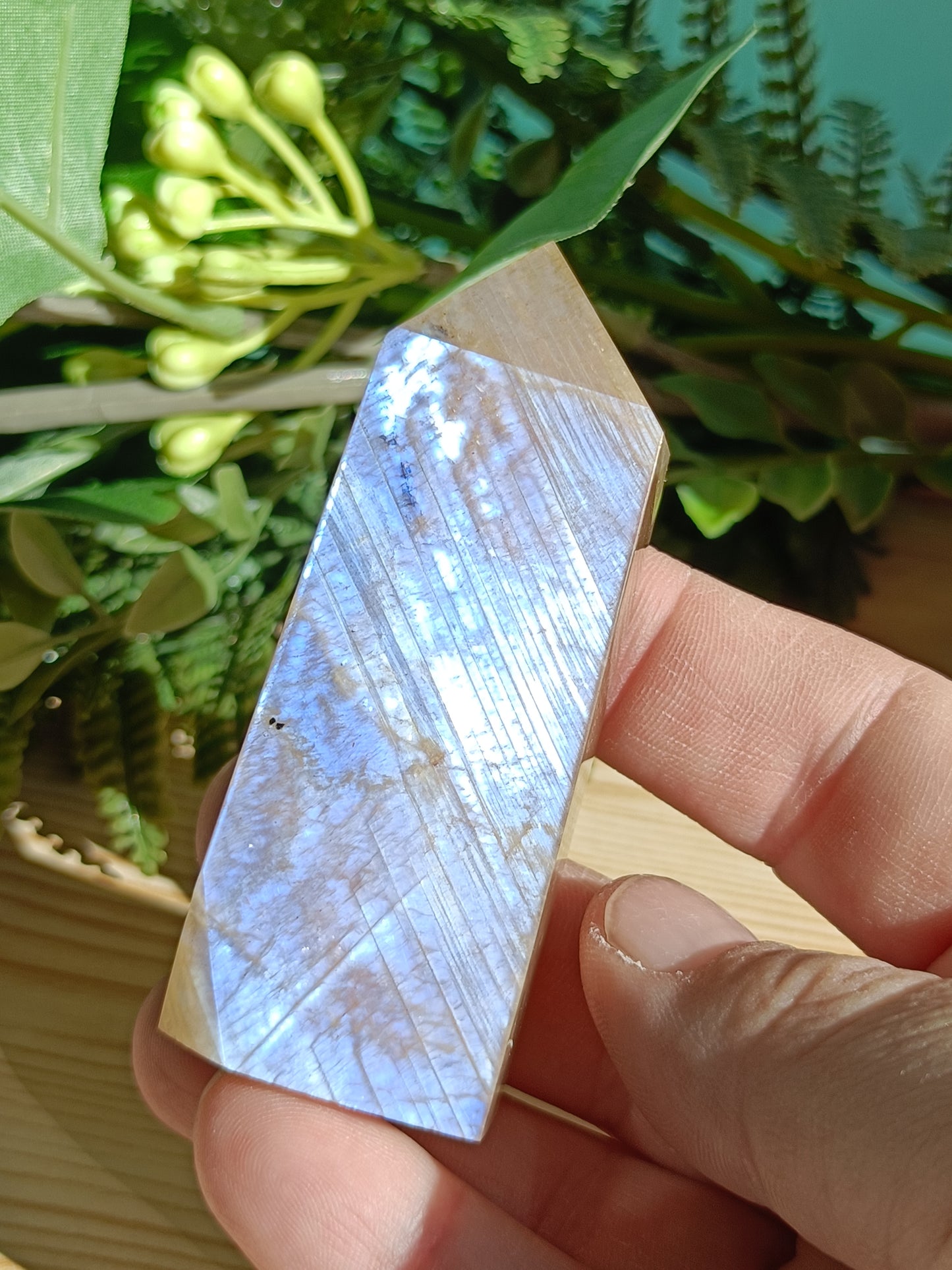 Moonstone Point #L2 – Intuition, Divine Feminine Energy and Emotional Balance