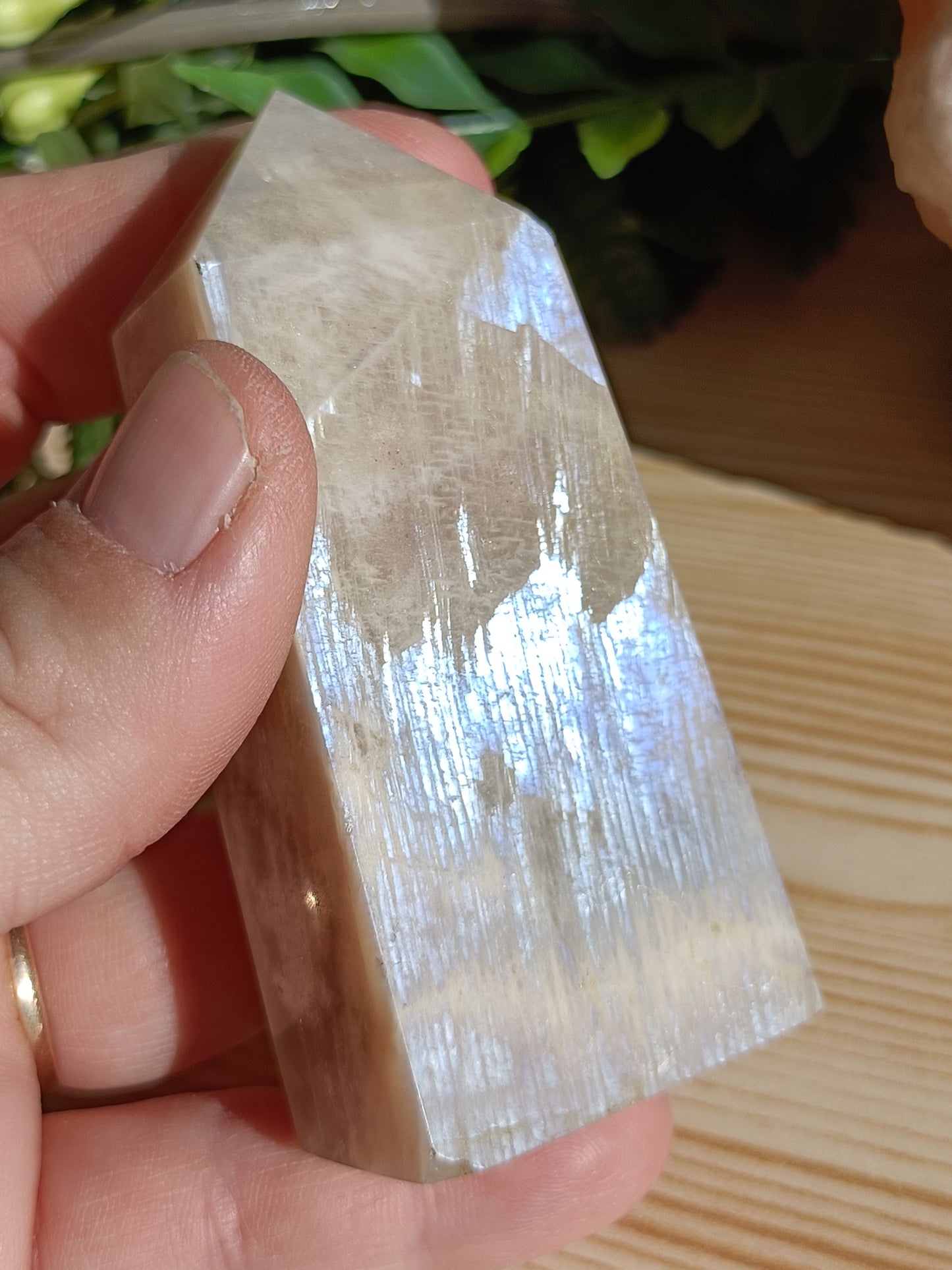 Moonstone Point #K8 – Intuition, Divine Feminine Energy and Emotional Balance