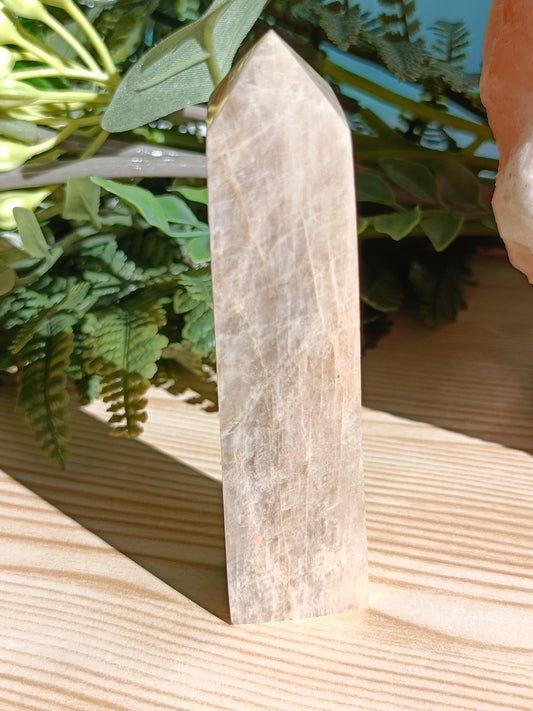 Moonstone Point #K3 – Intuition, Divine Feminine Energy and Emotional Balance