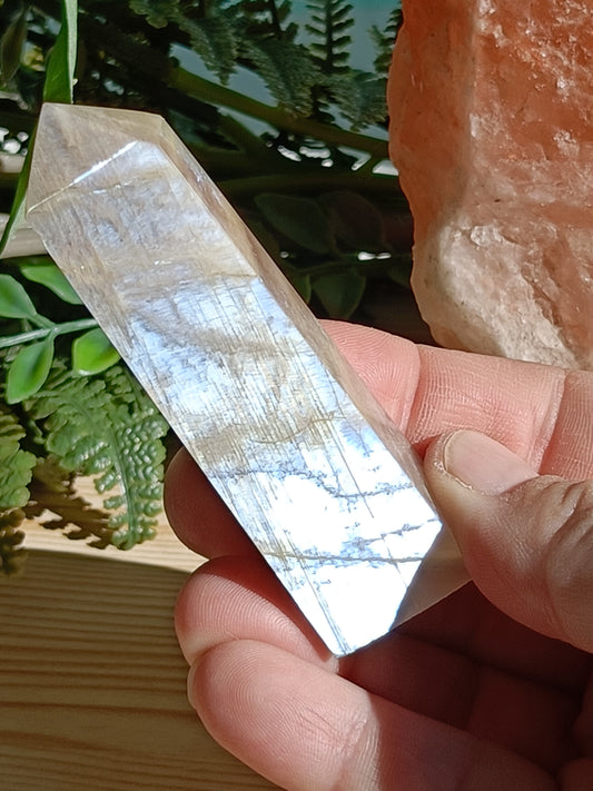 Moonstone Point #K2 – Intuition, Divine Feminine Energy and Emotional Balance