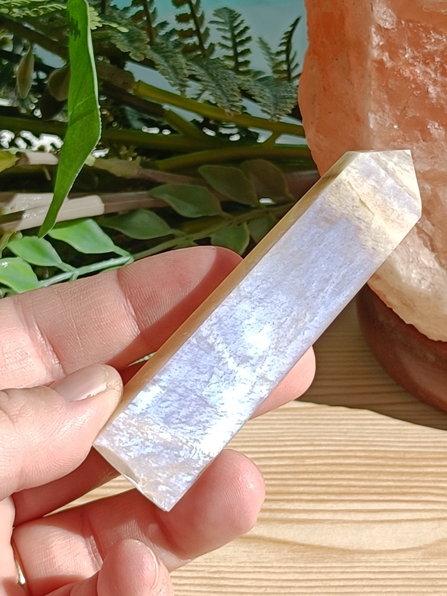Moonstone Point #K9 – Intuition, Divine Feminine Energy and Emotional Balance