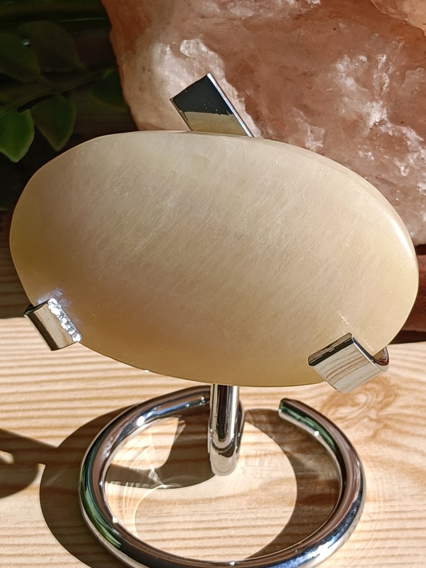 Moonstone Palm Stone #D5 – Intuition, Feminine Energy and New Beginnings