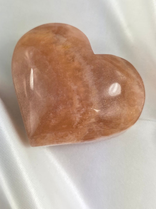 Sunstone Heart #Q1 – Crystal for Confidence, Joy & Personal Power | Solar Plexus Chakra Stone for Positivity & Self-Worth