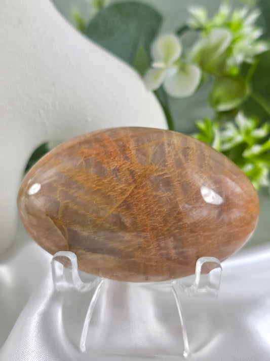 Sunstone Palm Stone #R2 – Crystal for Confidence, Joy & Personal Power | Solar Plexus Chakra Stone for Positivity & Self-Worth