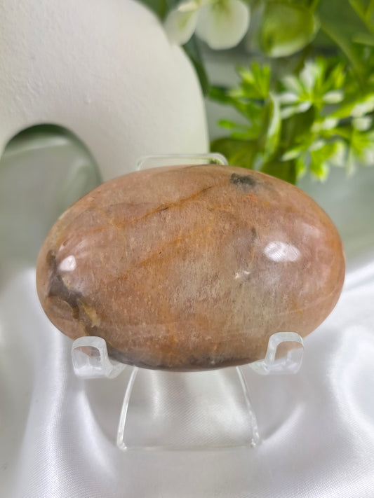 Sunstone Palm Stone #R6 – Crystal for Confidence, Joy & Personal Power | Solar Plexus Chakra Stone for Positivity & Self-Worth