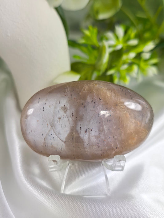 Sunstone Palm Stone #R4 – Crystal for Confidence, Joy & Personal Power | Solar Plexus Chakra Stone for Positivity & Self-Worth