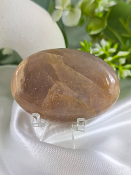 Sunstone Palm Stone #Q8 – Crystal for Confidence, Joy & Personal Power | Solar Plexus Chakra Stone for Positivity & Self-Worth