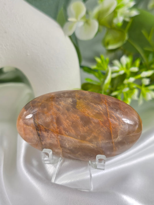 Sunstone Palm Stone #R1 – Crystal for Confidence, Joy & Personal Power | Solar Plexus Chakra Stone for Positivity & Self-Worth