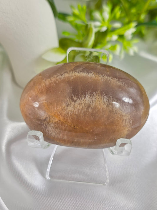 Sunstone Palm Stone #R9 – Crystal for Confidence, Joy & Personal Power | Solar Plexus Chakra Stone for Positivity & Self-Worth