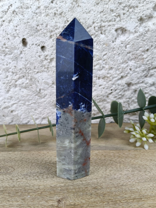 Sodalite Point #124 – Truth, Mental Clarity and Inner Peace