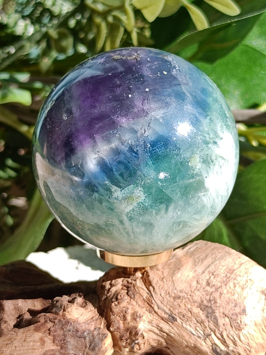 Feather Fluorite Sphere #B10 – Crystal for Clarity, Focus & Energetic Flow | Third Eye & Crown Chakra Stone