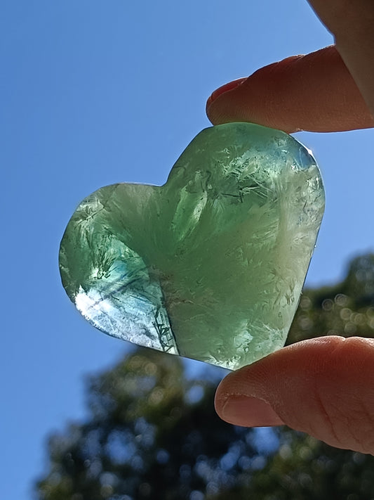 Feather Fluorite Heart  – Crystal for Mental Clarity, Intuition & Emotional Balance | Third Eye & Crown Chakra Stone