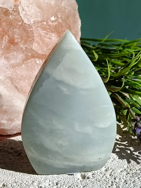 Caribbean Calcite Arrow Head #G8 – Calming Crystal for Intuition, Dreams & Emotional Healing | Third Eye & Crown Chakra Stone
