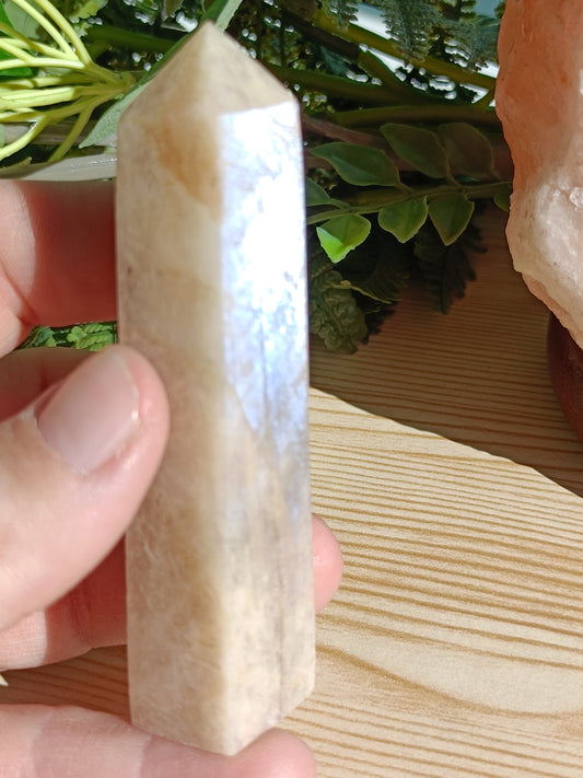 Moonstone Point #K3 – Intuition, Divine Feminine Energy and Emotional Balance