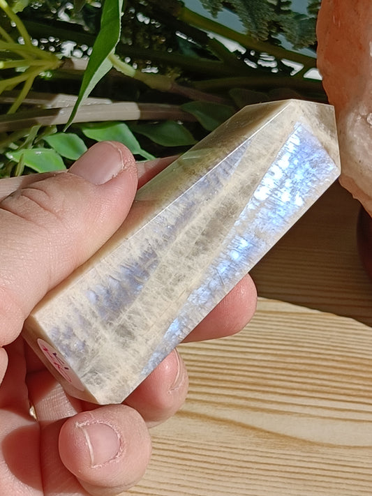 Moonstone Point #K1 – Intuition, Divine Feminine Energy and Emotional Balance