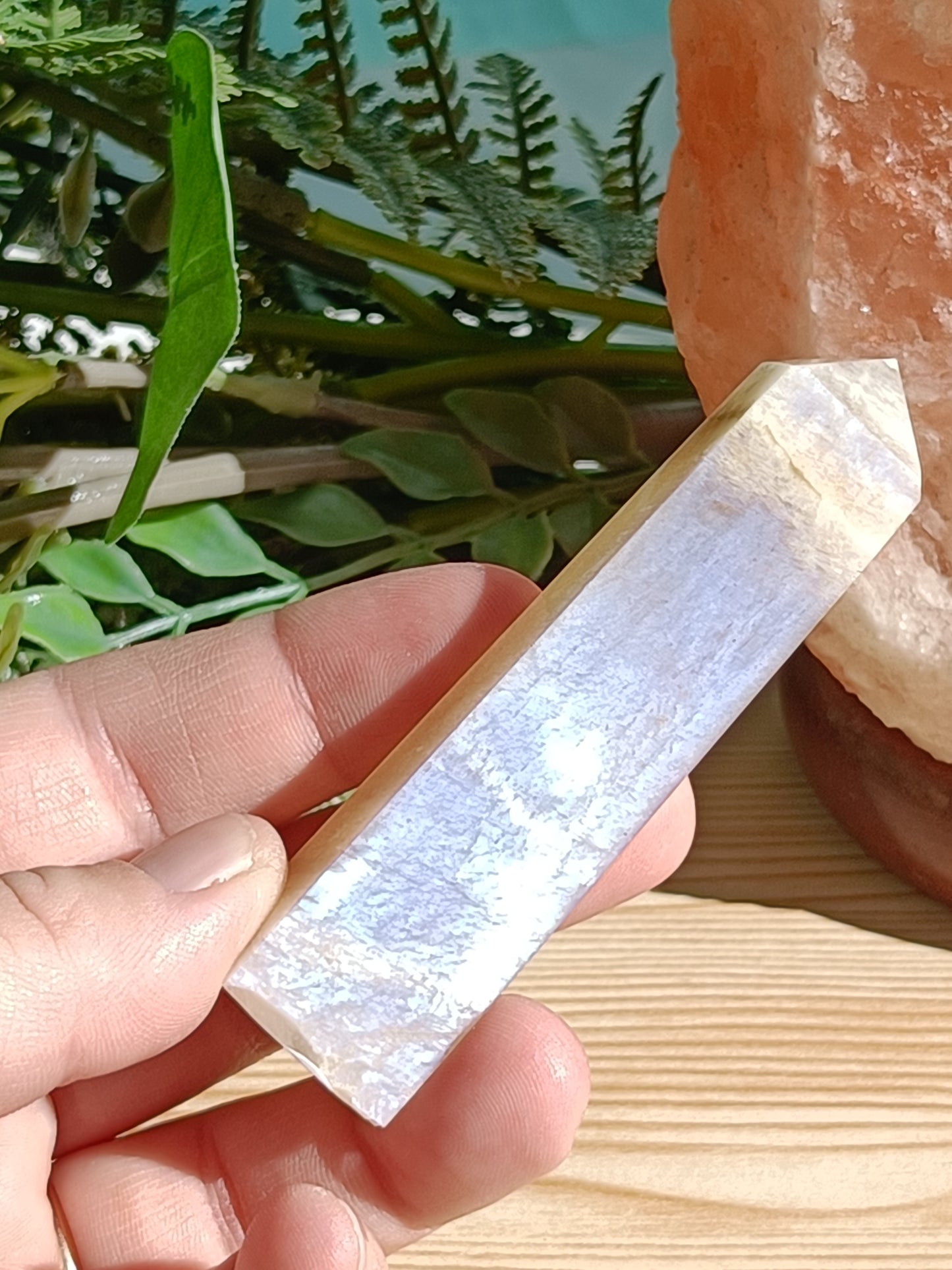 Moonstone Point #K9 – Intuition, Divine Feminine Energy and Emotional Balance