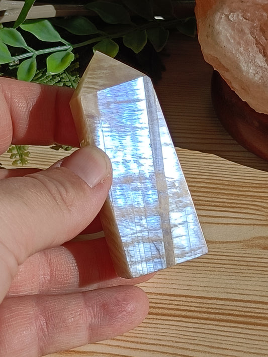 Moonstone Point #K10 – Intuition, Divine Feminine Energy and Emotional Balance