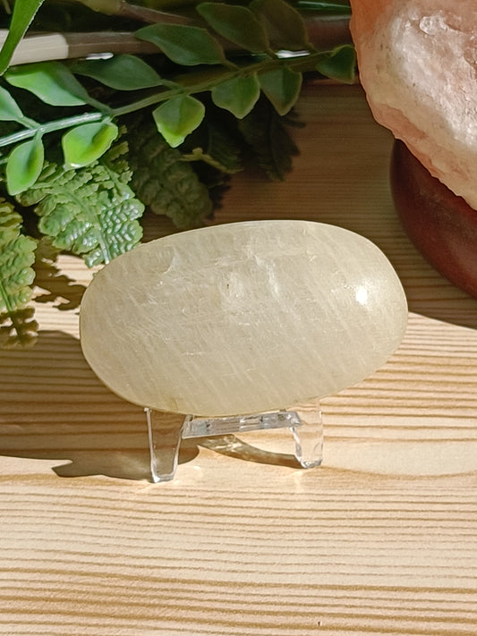 Moonstone Palm Stone #D9 – Crystal for Intuition, Emotional Balance & New Beginnings | Third Eye & Crown Chakra Stone