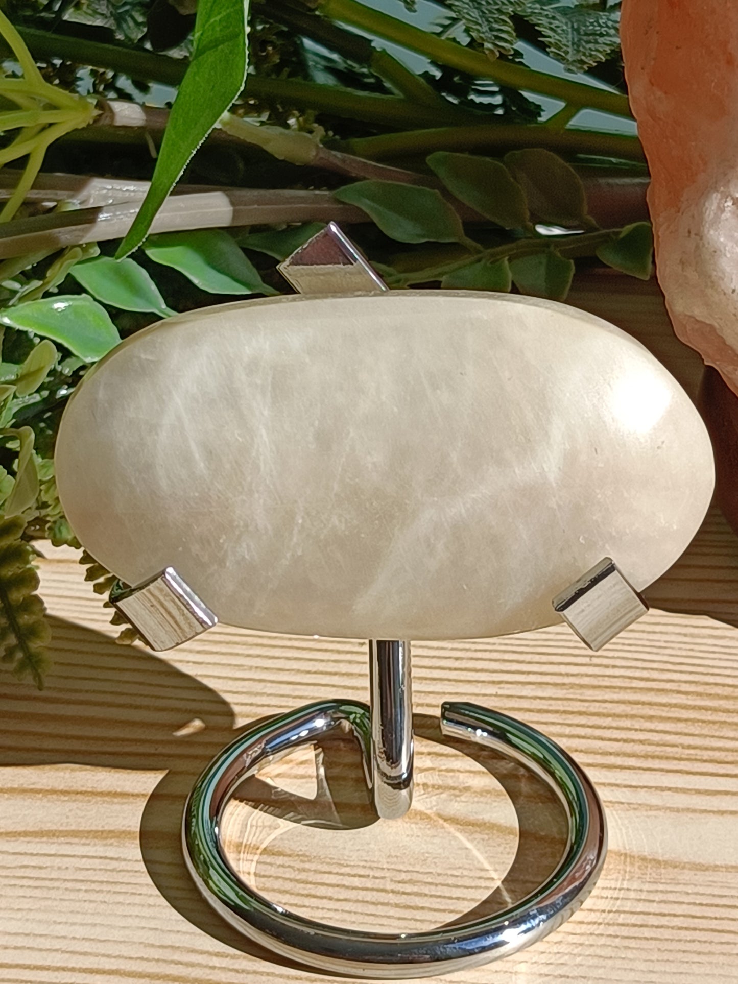 Moonstone Palm Stone #D3 – Intuition, Feminine Energy and New Beginnings