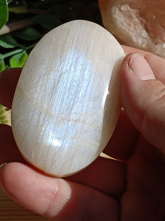 Moonstone Palm Stone #C8 – Intuition, Feminine Energy and New Beginnings