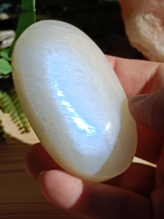 Moonstone Palm Stone #C9 – Crystal for Intuition, Emotional Balance & New Beginnings | Third Eye & Crown Chakra Stone