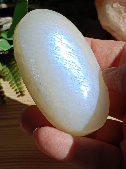 Moonstone Palm Stone #C9 – Crystal for Intuition, Emotional Balance & New Beginnings | Third Eye & Crown Chakra Stone