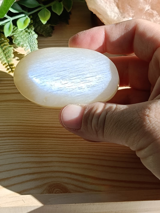 Moonstone Palm Stone #D4 – Crystal for Intuition, Emotional Balance & New Beginnings | Third Eye & Crown Chakra Stone