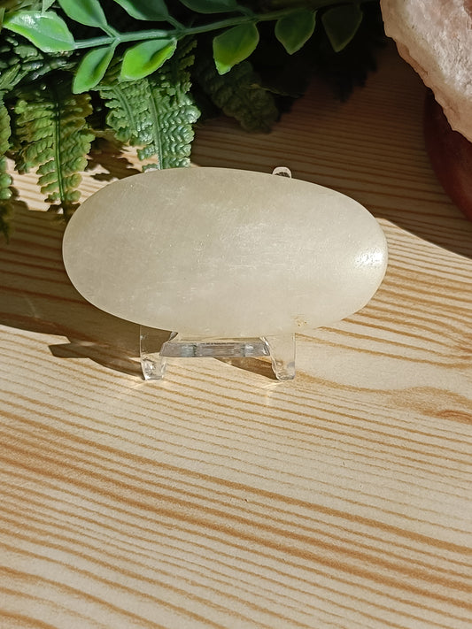 Moonstone Palm Stone #D8 – Crystal for Intuition, Emotional Balance & New Beginnings | Third Eye & Crown Chakra Stone