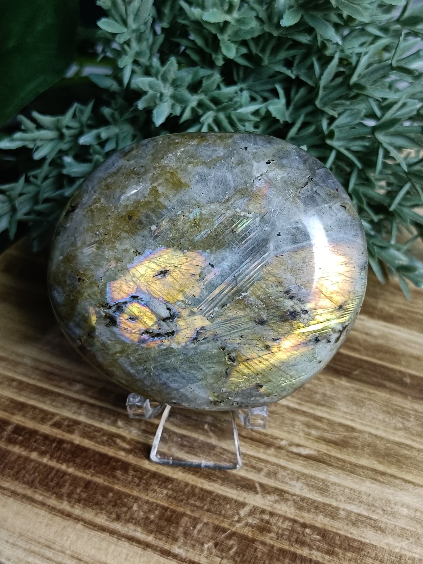 Labradorite Palm Stone #E1 – Intuition, Transformation and Inner Magic