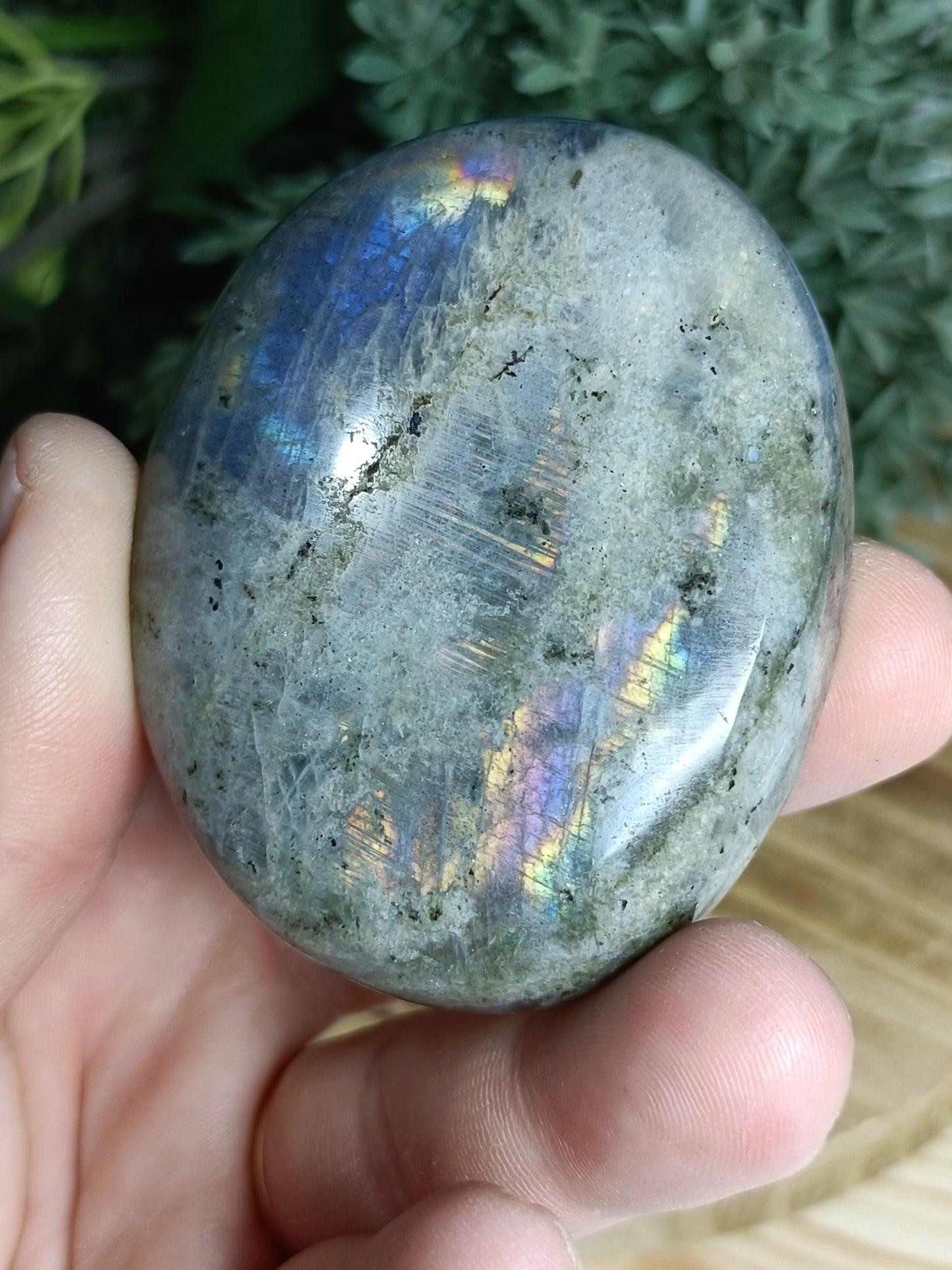 Labradorite Palm Stone #E6 – Intuition, Transformation and Inner Magic