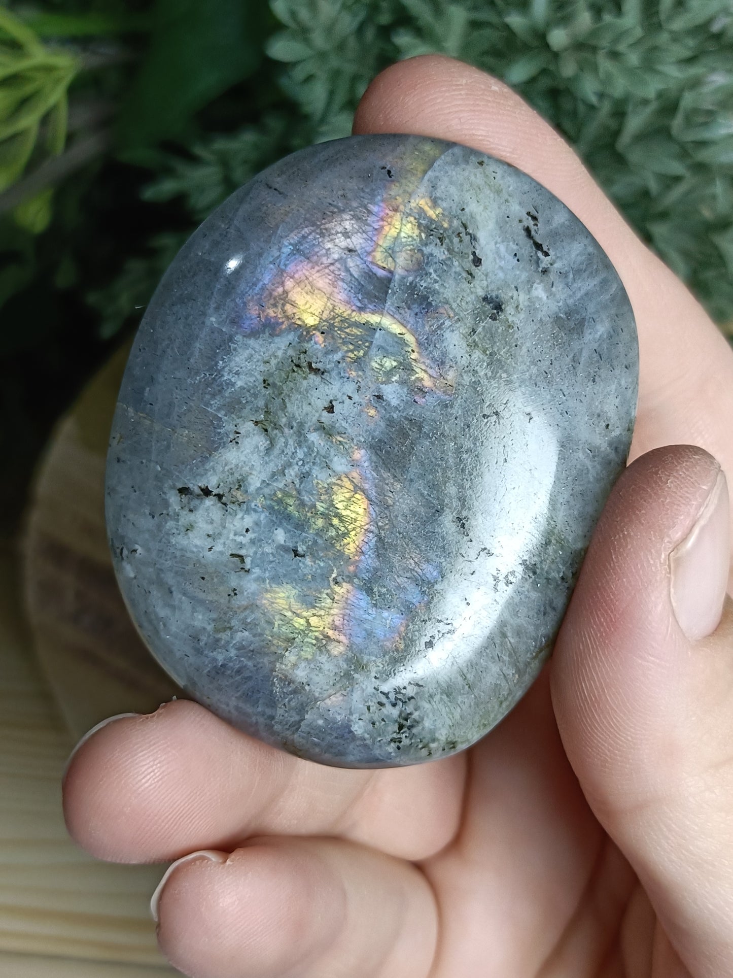 Labradorite Palm Stone #E3 – Intuition, Transformation and Inner Magic