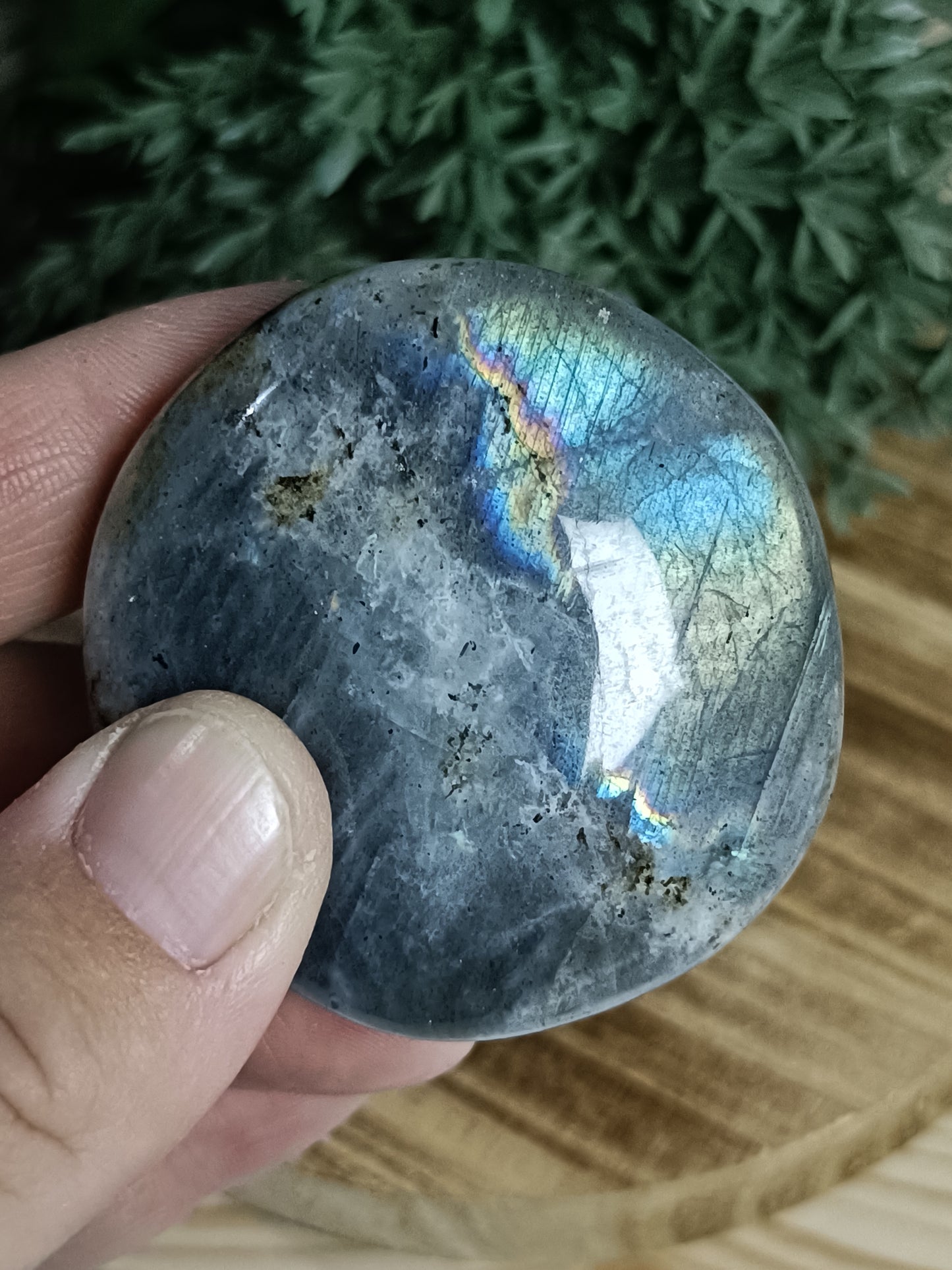 Labradorite Palm Stone #E4 – Intuition, Transformation and Inner Magic
