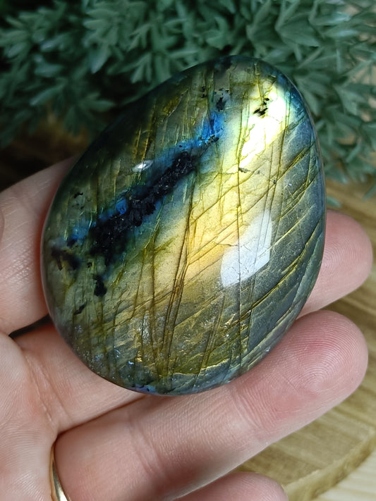 Labradorite Palm Stone #E2 – Crystal for Protection, Intuition & Transformation | Third Eye & Crown Chakra Stone